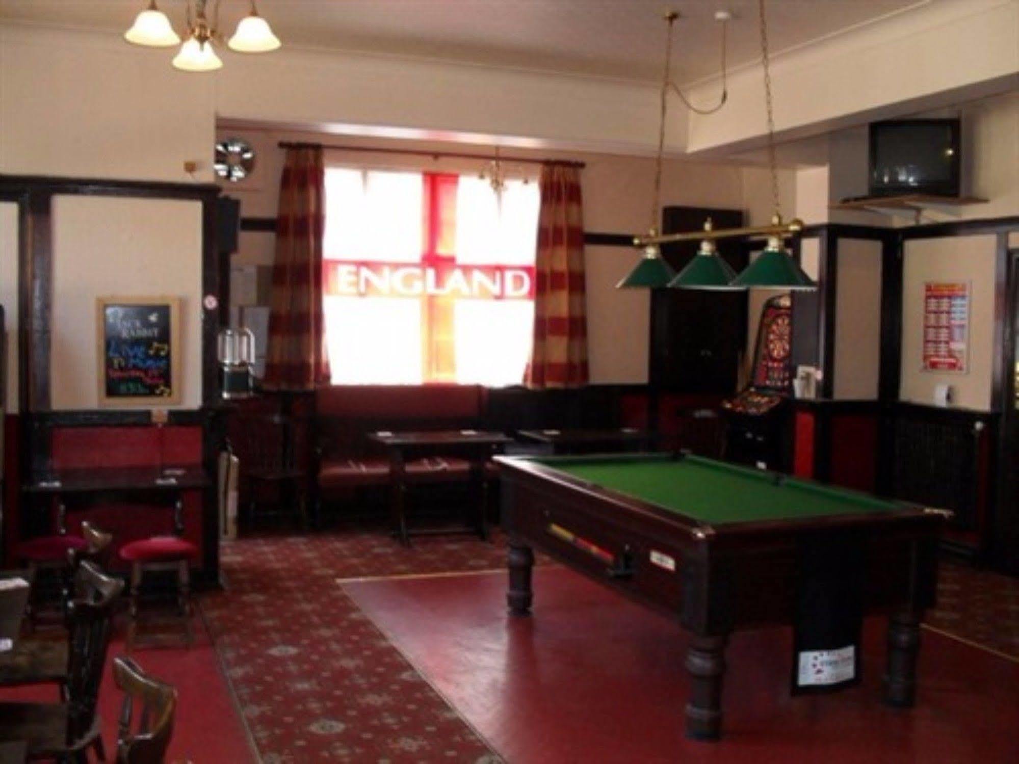 The Compasses Hotel Челмсфорд Екстериор снимка